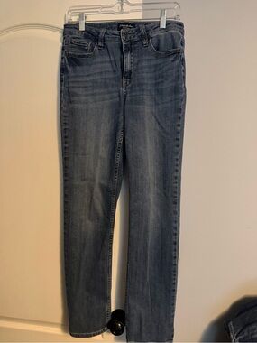 Gloria Vanderbilt Dark Wash Straight Leg Jeans - Versatile Everyday Fit